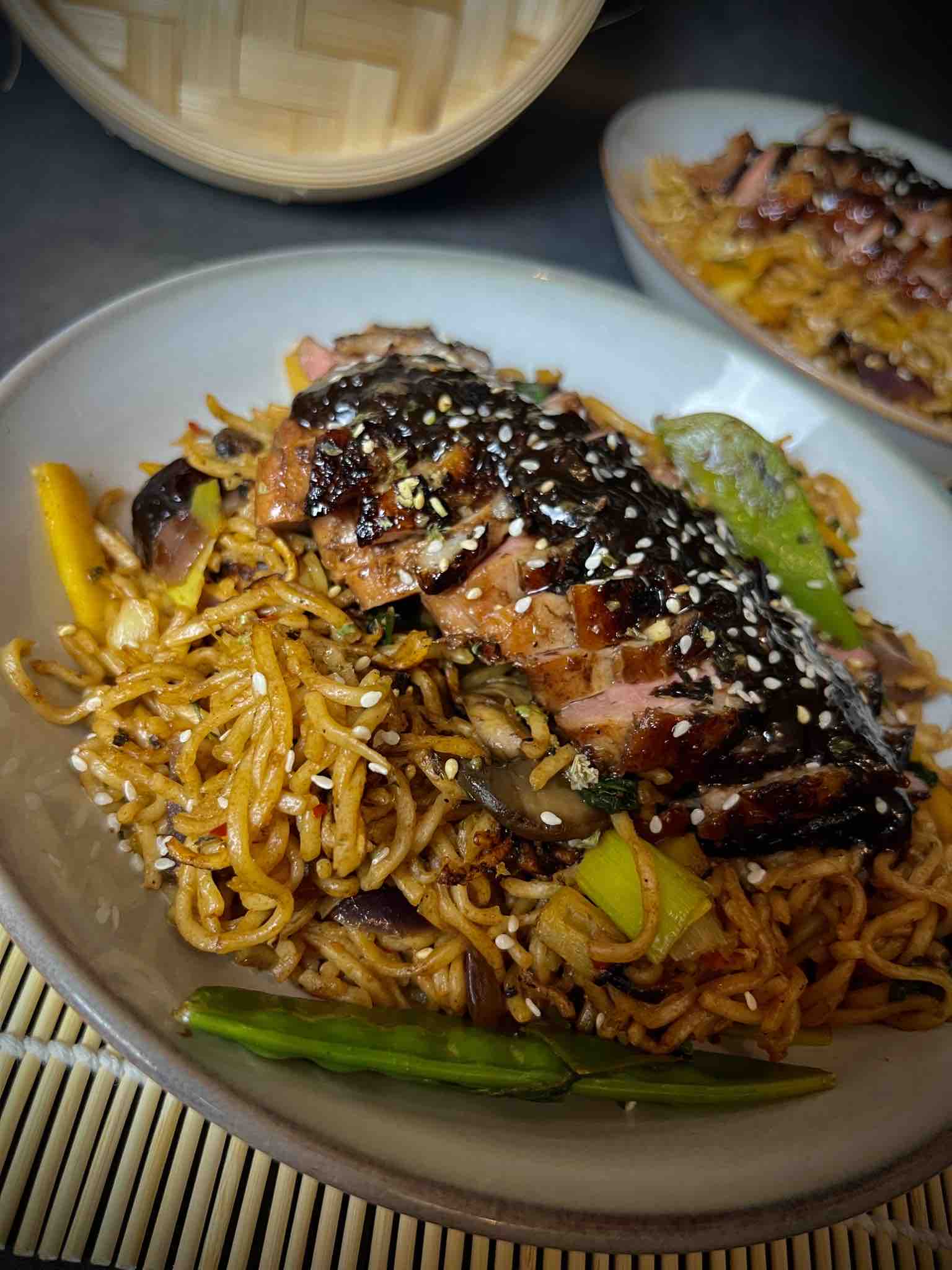 Aziatische eendenborstfilet met mie